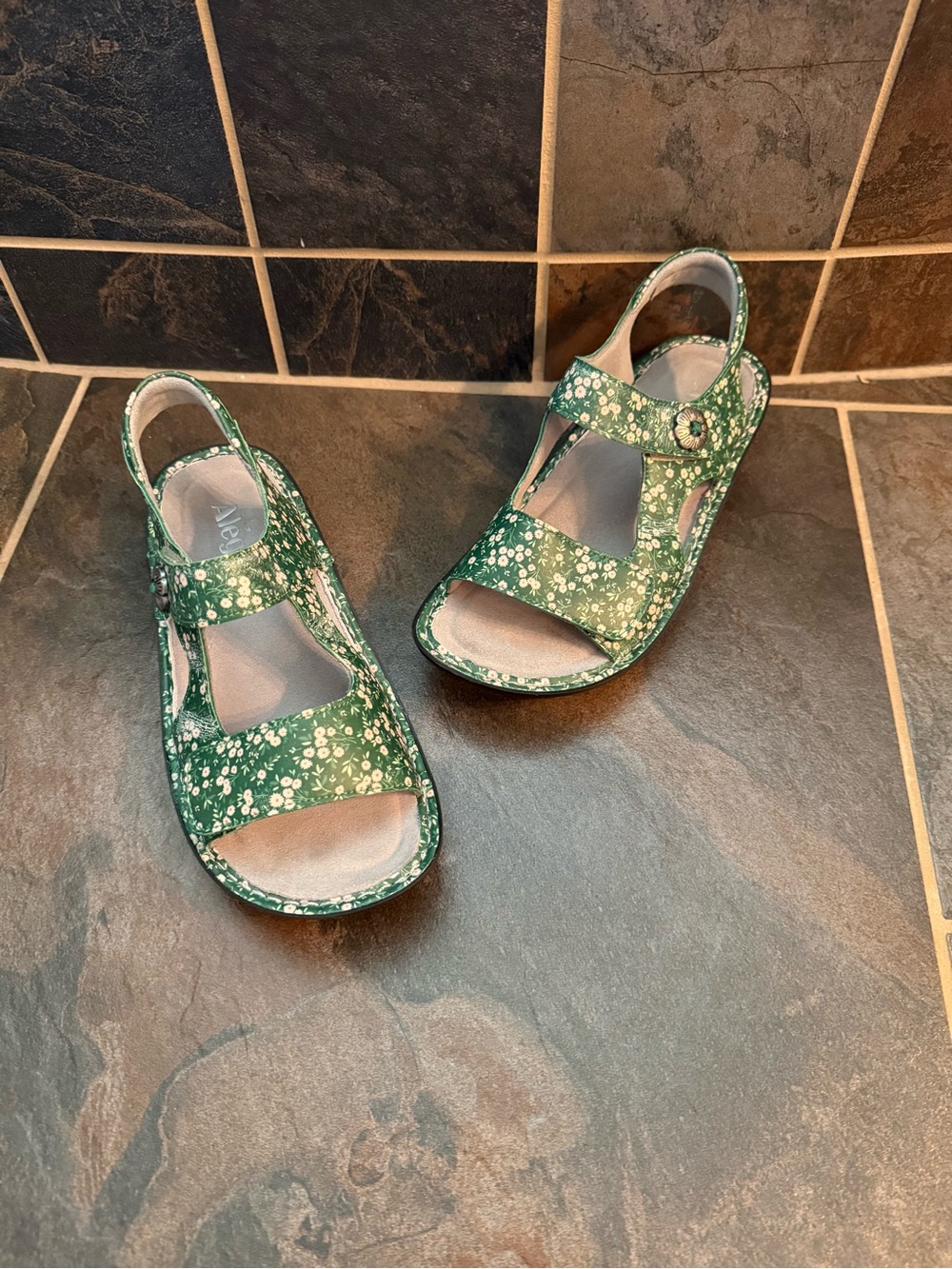 Alegria Green Floral Women’s Sandals Euro 38; US 8